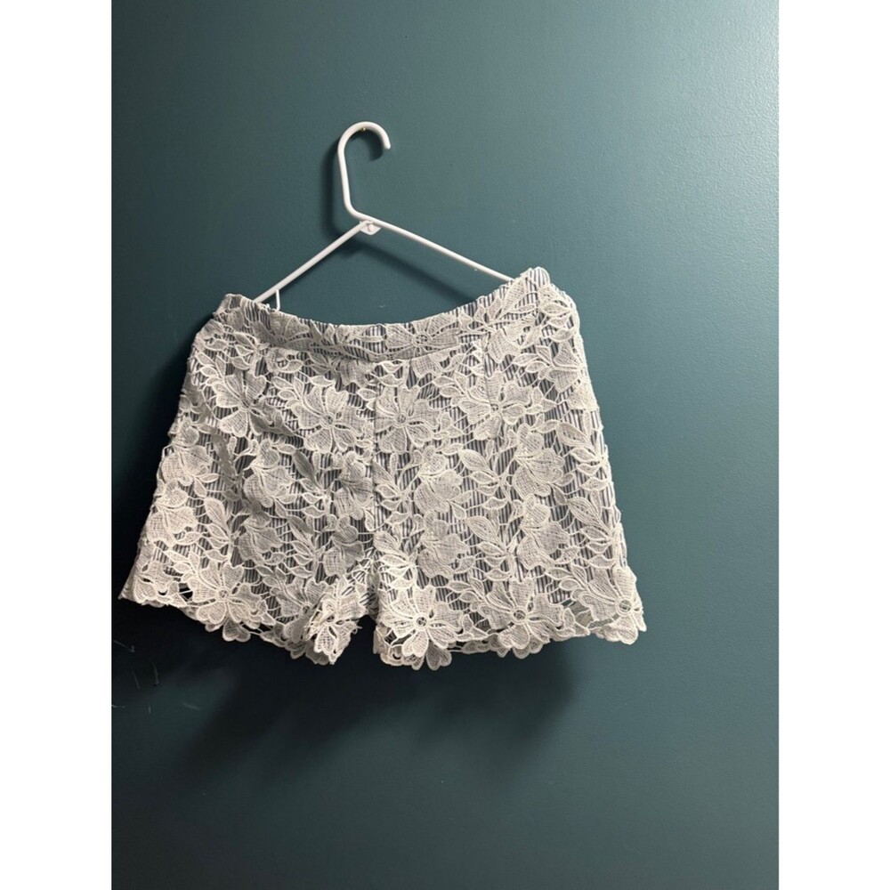 Adiva White Floral Lace Skort Shorts 260